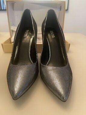 Michael Kors - Claire pump Metallic Silver Pointed Toe Heels